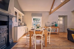 Apartment | Dining room