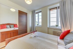 2 개의 침실, 유아용 침대, 침대 시트