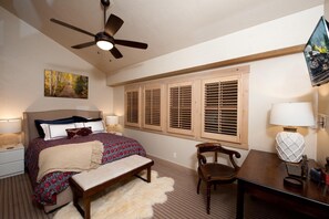 3 bedrooms, iron/ironing board, travel cot, free WiFi