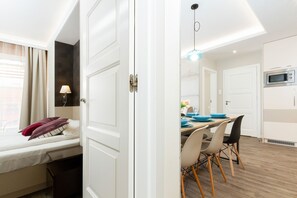 Apartment, 2 Bedrooms, Balcony, River View