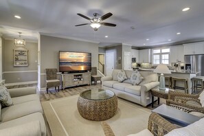 Een smart-tv en een tafeltennistafel