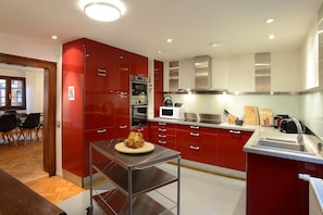 Fridge, microwave, oven, dishwasher