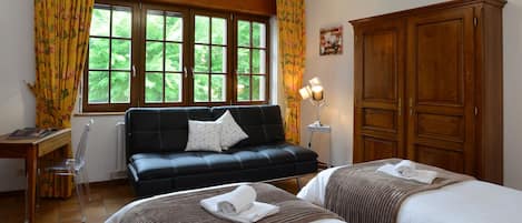 1 chambre, fer et planche Ă repasser, Wi-Fi gratuit, draps fournis