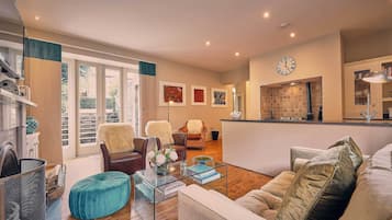 Cottage | Living area | 32-inch flat-screen TV with satellite channels, TV