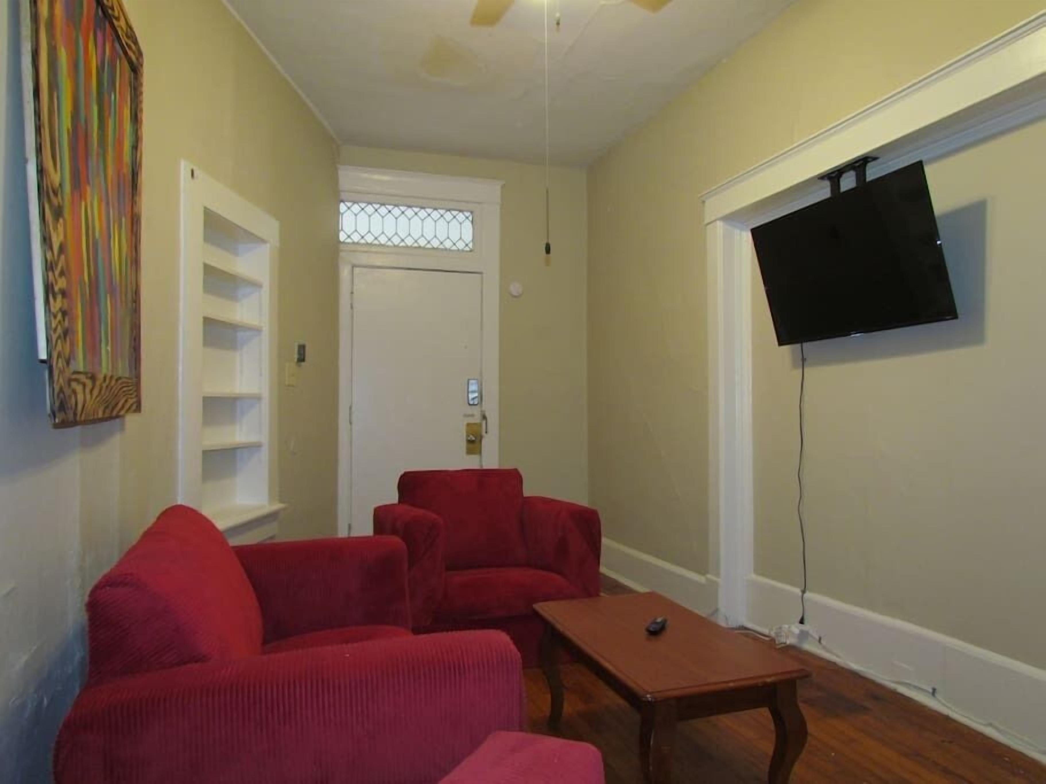 Sledge 2 Adorable One Bedroom Apartment