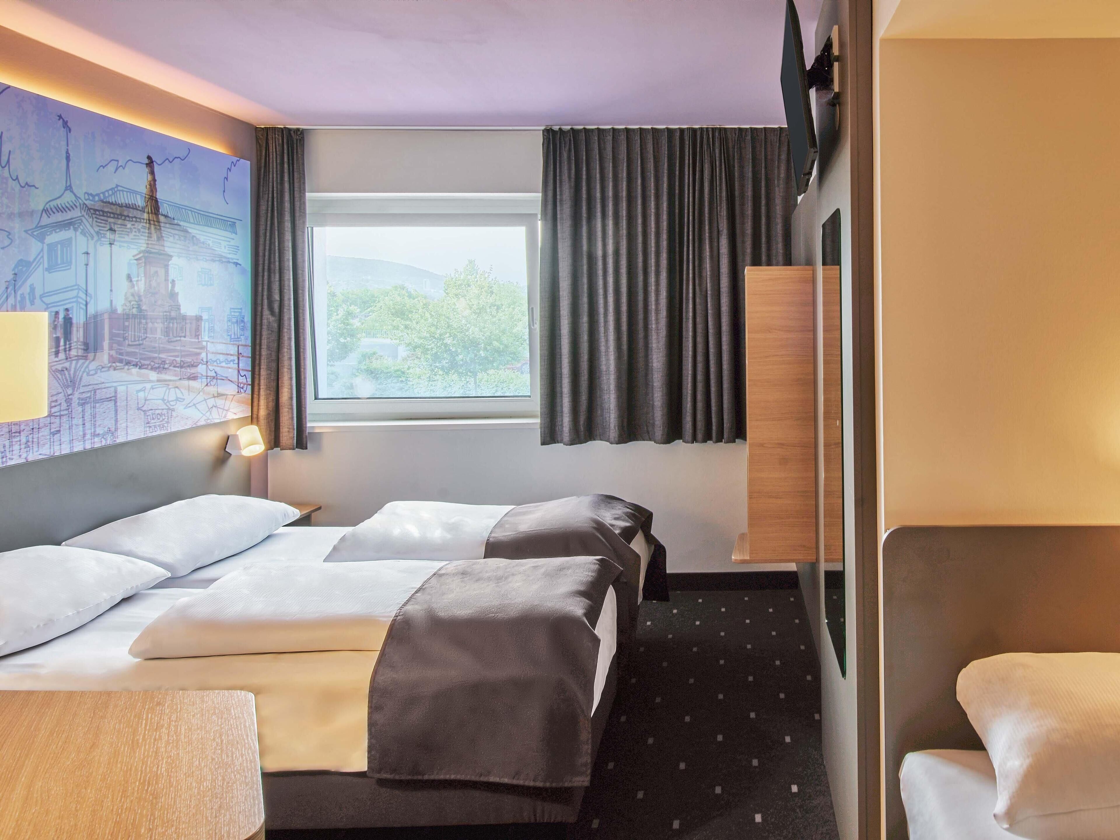 Triple Room | Desk, soundproofing, free WiFi, bed sheets