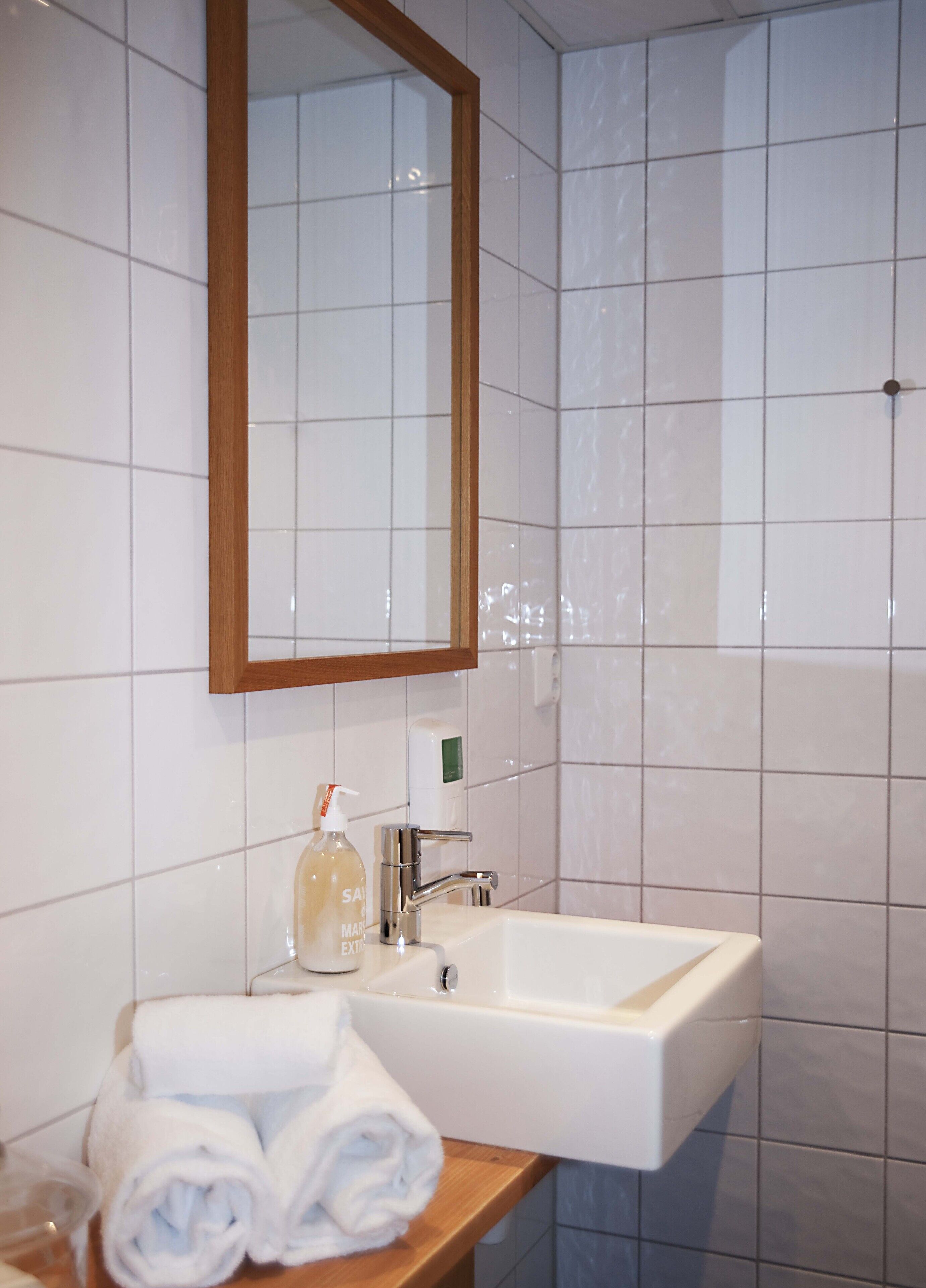 apartment, 3 bedrooms (no housekeeping) | bathroom | shower, heated floors, towels