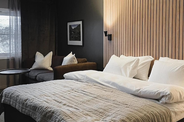 1 bedroom, blackout drapes, free WiFi