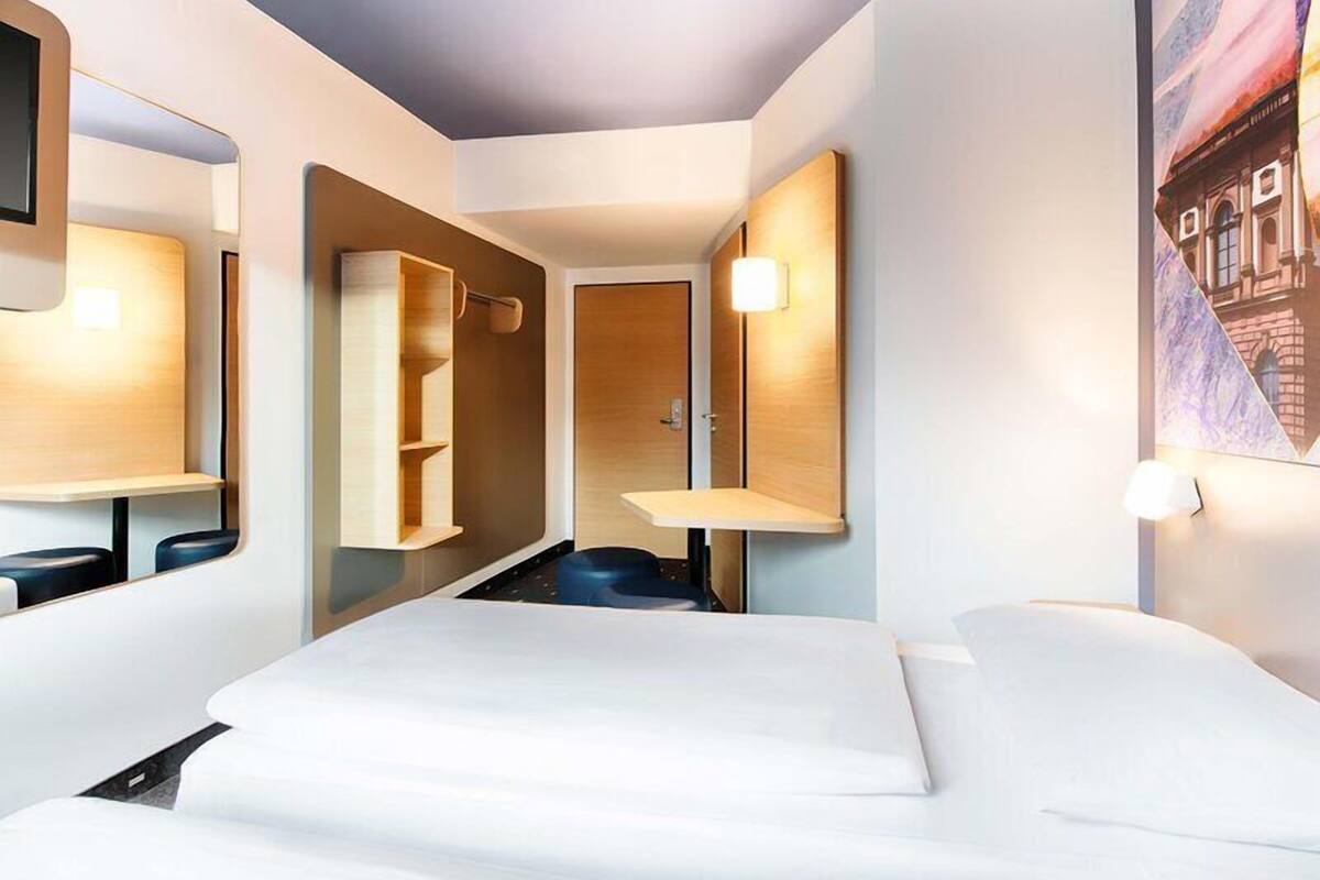 Zweibettzimmer | Schreibtisch, schallisolierte Zimmer, kostenloses WLAN, Bettwäsche