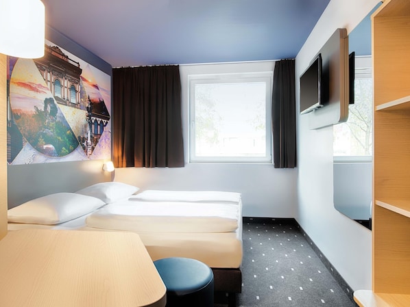 Double Room | Desk, soundproofing, free WiFi, bed sheets - B&B Hotel Kaiserslautern (Kaiserslautern)