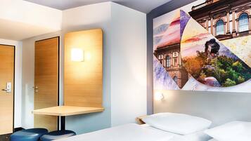 Zweibettzimmer | Schreibtisch, schallisolierte Zimmer, kostenloses WLAN, Bettwäsche