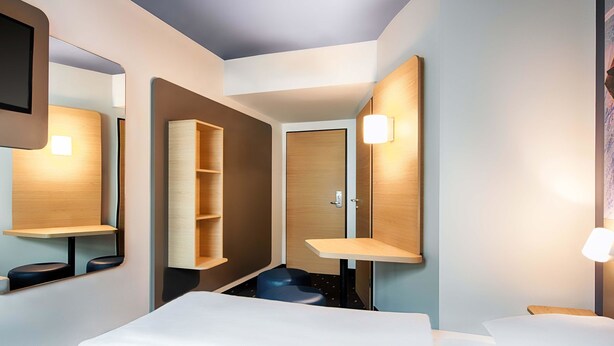 ห้องดับเบิล | โต๊ะทำงาน, ห้องเก็บเสียง, Wi-Fi ฟรี, ผ้าปูที่นอน