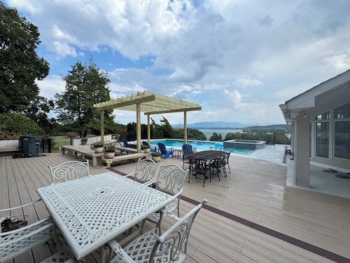 Peaceful Retreat - Lake & Mountain Views - Private Pool