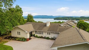 Exterior - Peaceful Retreat - Lake & Mountain Views - Private Pool (Dandridge)