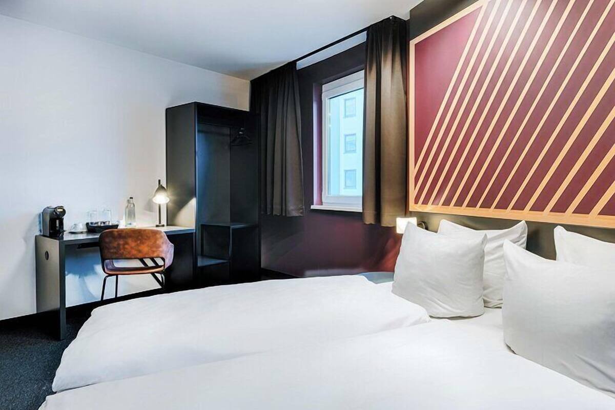 Premium Double Room | Premium bedding, desk, soundproofing, free WiFi