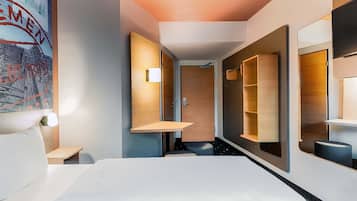 Double Room | Premium bedding, desk, soundproofing, free WiFi