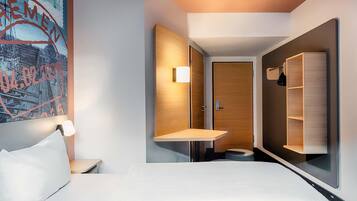 Ropa de cama de alta calidad, escritorio, insonorización y wifi gratis