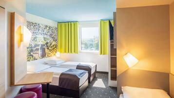 Premium bedding, desk, soundproofing, free WiFi