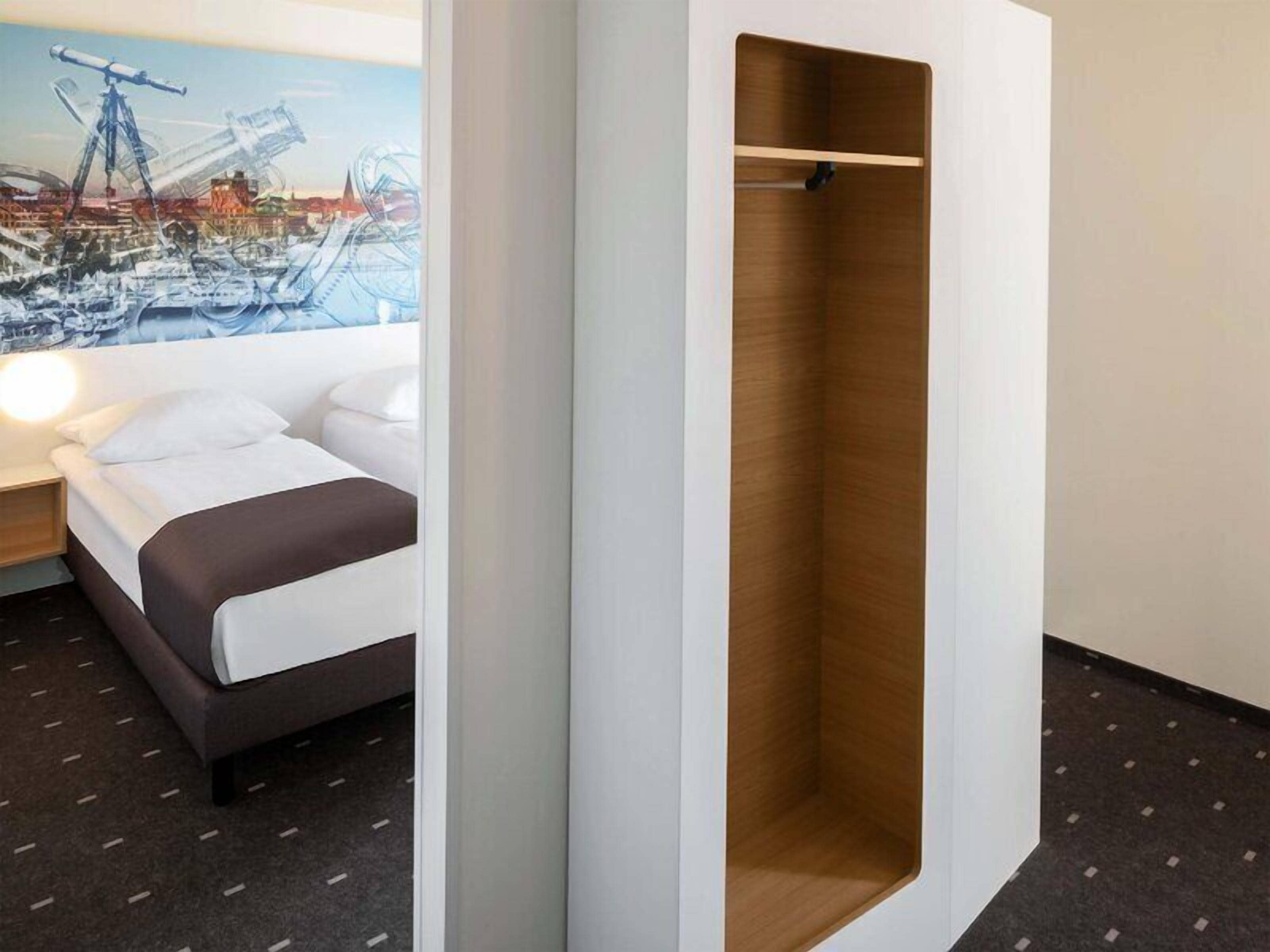 Zweibettzimmer | Schreibtisch, schallisolierte Zimmer, kostenloses WLAN, Bettwäsche