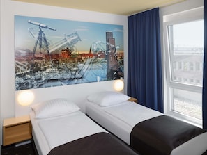 雙床房 | 書桌、隔音、免費無線上網、床單