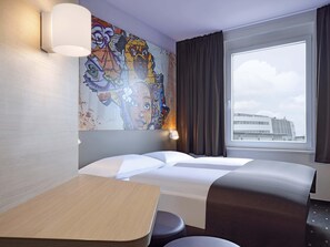 Double Room | Hypo-allergenic bedding, desk, free WiFi, bed sheets - B&B HOTEL Köln-Ehrenfeld (Cologne)