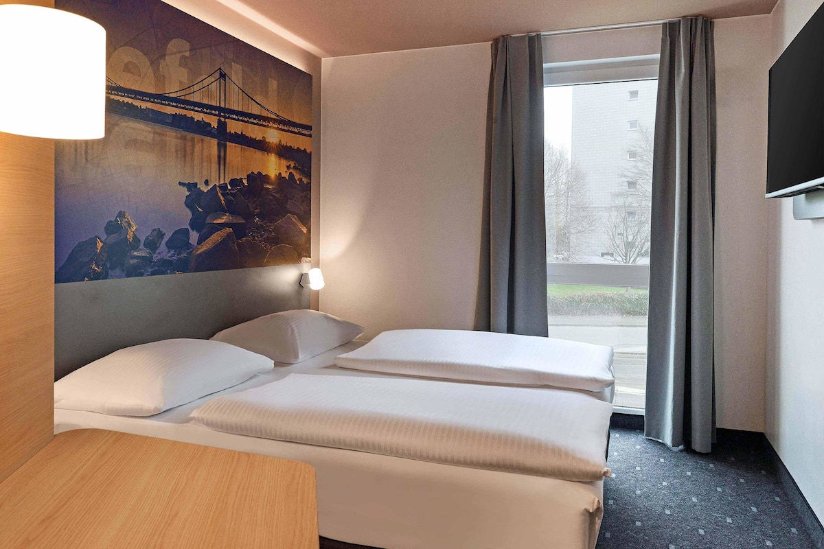 Kahden hengen huone | Allergiatestatut vuodevaatteet, työpöytä, ilmainen Wi-Fi, vuodevaatteet