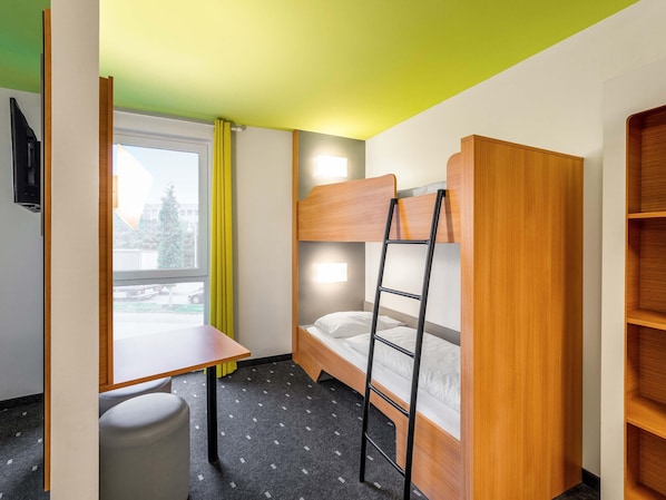 Literie hypoallergénique, bureau, Wi-Fi gratuit, draps fournis