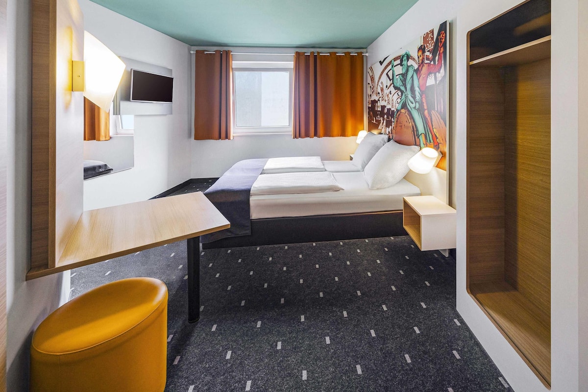 Twin Room | Hypo-allergenic bedding, desk, soundproofing, free WiFi