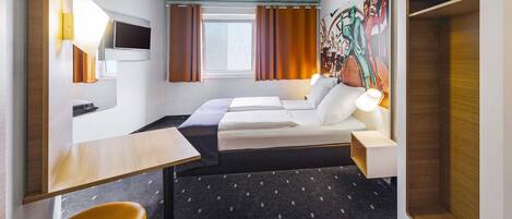 Twin Room | Hypo-allergenic bedding, desk, soundproofing, free WiFi