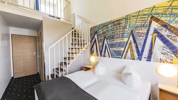 Quadruple Room | Hypo-allergenic bedding, desk, soundproofing, free WiFi