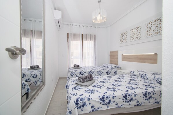 2 bedrooms, iron/ironing board, free WiFi, bed sheets - 077 Hidden Paradise - Alicante Holiday (La Mata)