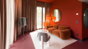 LU Suite | Ropa de cama de alta calidad y caja de seguridad en la habitación