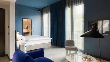 LU Suite | Ropa de cama de alta calidad, caja fuerte, decoración individual