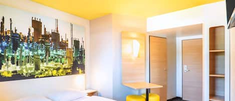Double Room | Desk, soundproofing, free WiFi, bed sheets