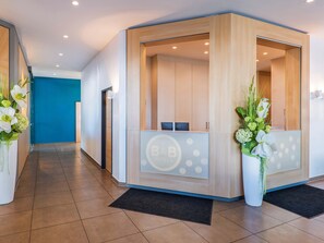 Ducha, secador de pelo, toallas