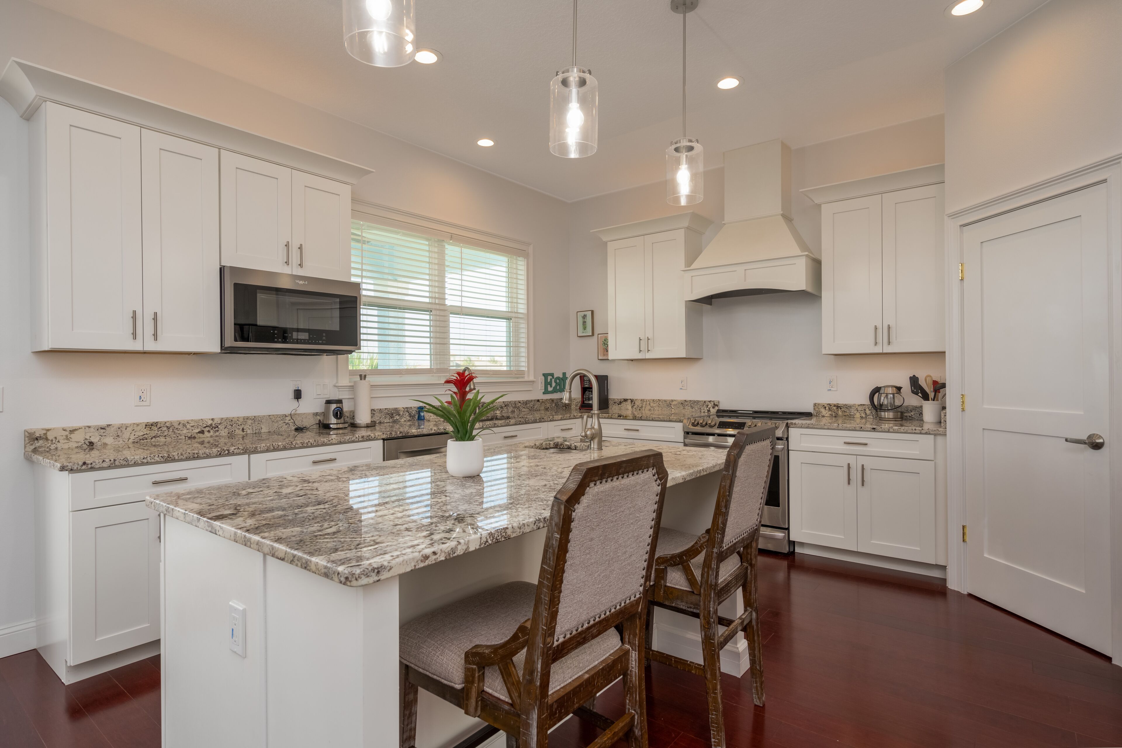 'TAKE A BREAK' -  POOL HOME IN CINNAMON BEACH!