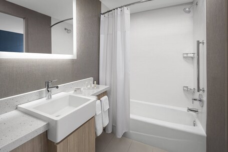SpringHill Suites by Marriott East Rutherford Meadowlands Carlstadt - Image 25