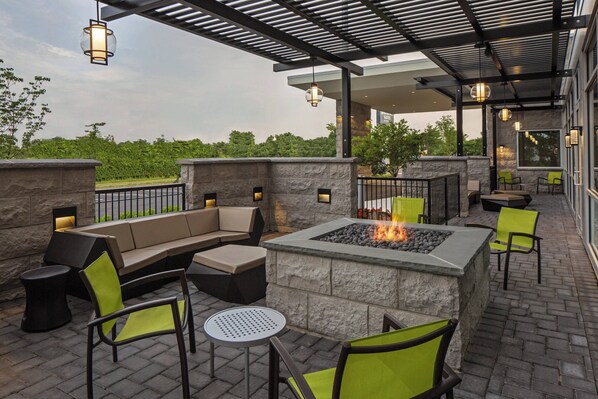 Terrace/patio - SpringHill Suites by Marriott East Rutherford Meadowlands/Carlstadt (Carlstadt)