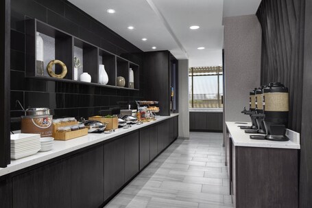 SpringHill Suites by Marriott East Rutherford Meadowlands Carlstadt - Image 4