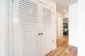 Interior - Newly Remodeled Balboa Island Bayfront (Newport Beach)