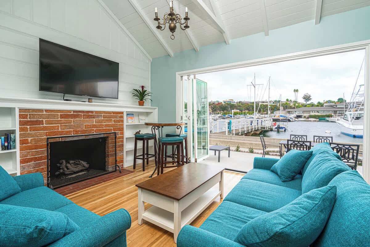 Smart TV, fireplace, offices