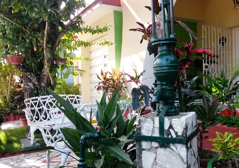 Casa Yaneva CAMAGUEY by null