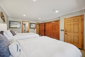 3 bedrooms, iron/ironing board, travel cot, free WiFi