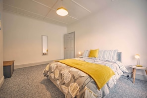 House | 3 bedrooms, individually decorated, individually furnished