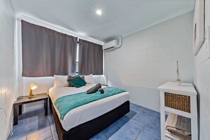 2 chambres, fer et planche à repasser, draps fournis