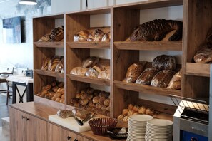 Breakfast, lunch, dinner served; international cuisine 