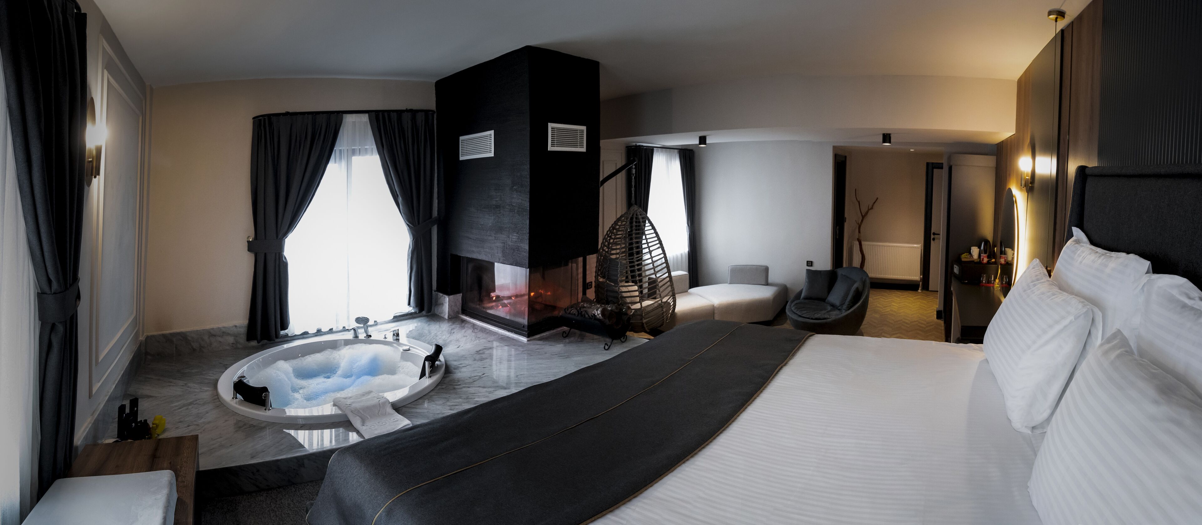 总统套房 | 高档床上用品、迷你吧、客房内保险箱、特色家居