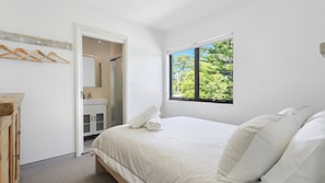 4 chambres, draps en coton égyptien, fer et planche à repasser