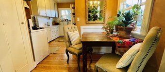 The Sanctuary- Charming Bungalow with an outdoor sauna