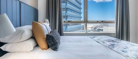 1 bedroom, desk, iron/ironing board, WiFi